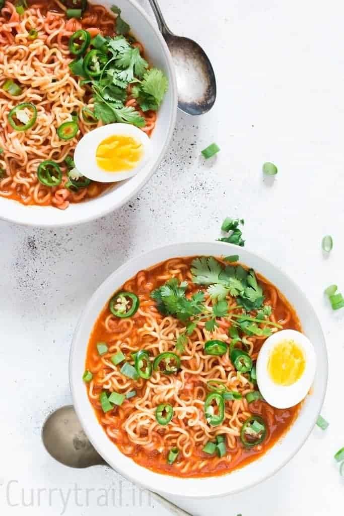 Easy Spicy Sriracha Ramen Noodles Soup